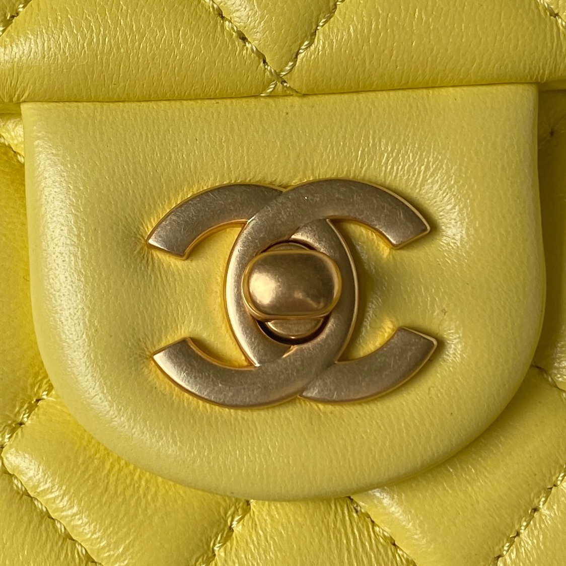 Classic Flap Lambskin Bag AS4046 Yellow